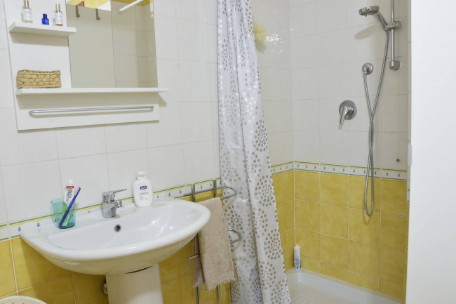  for rent in Fermo