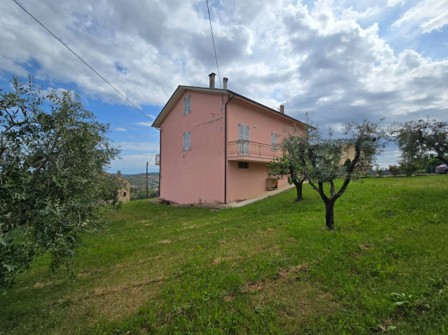 Casa singola in vendita a Monte Rinaldo