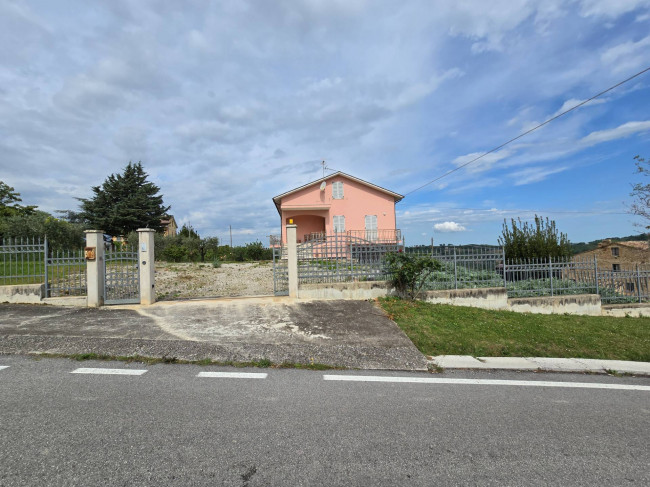 Casa singola in vendita a Monte Rinaldo