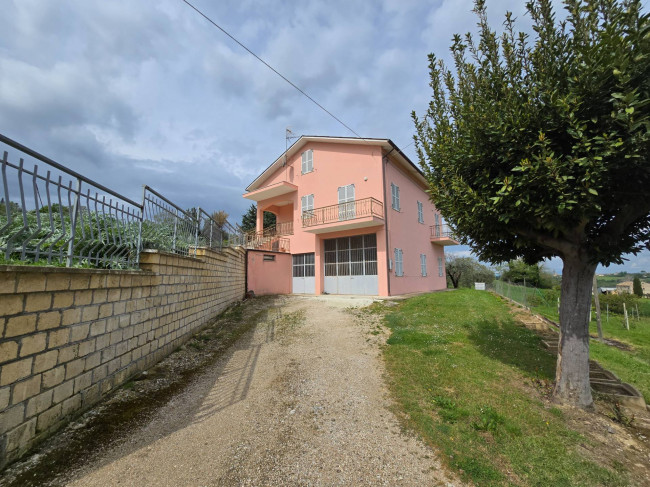 Casa singola in vendita a Monte Rinaldo