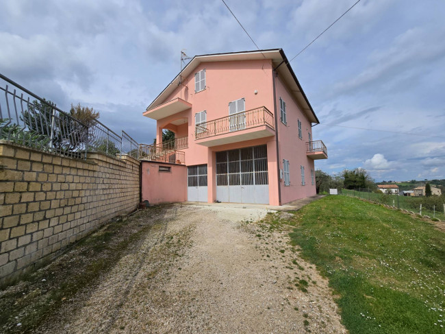 Casa singola in vendita a Monte Rinaldo