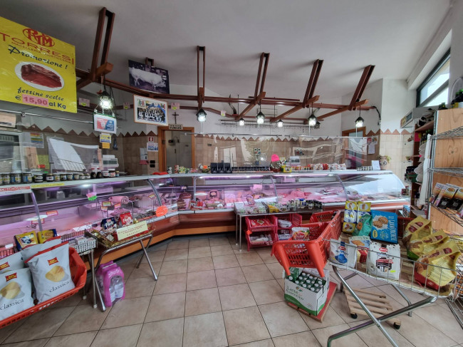Locale commerciale in affitto a Fermo
