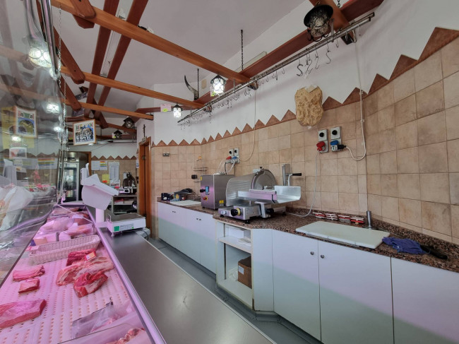 Locale commerciale in affitto a Fermo