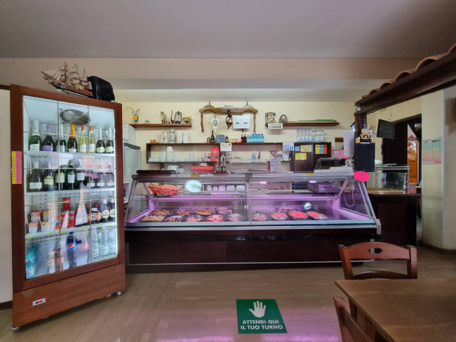 Locale commerciale in affitto a Fermo