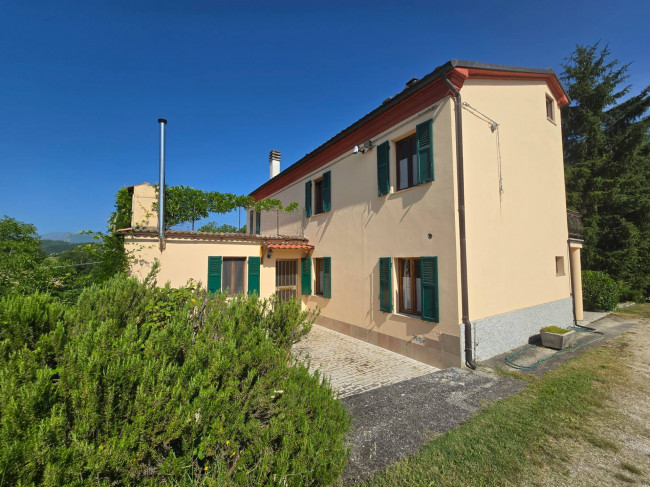  for sale in Montefalcone Appennino