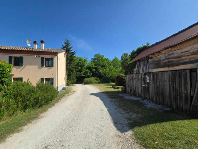  for sale in Montefalcone Appennino