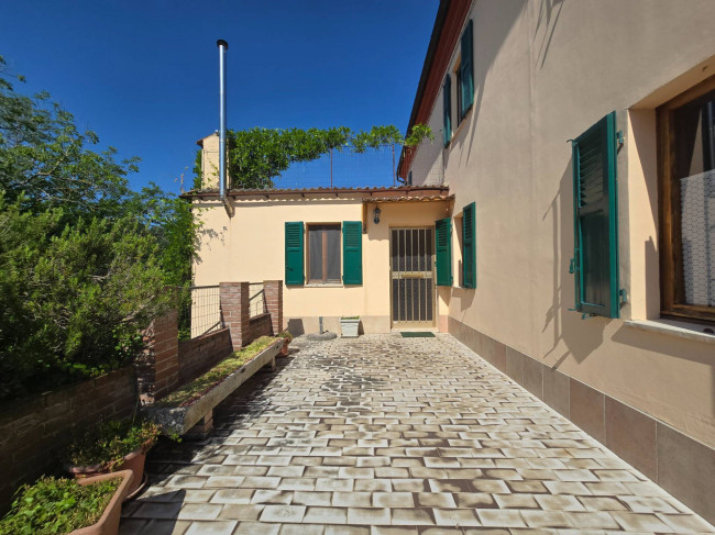  for sale in Montefalcone Appennino