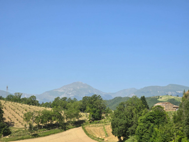  for sale in Montefalcone Appennino