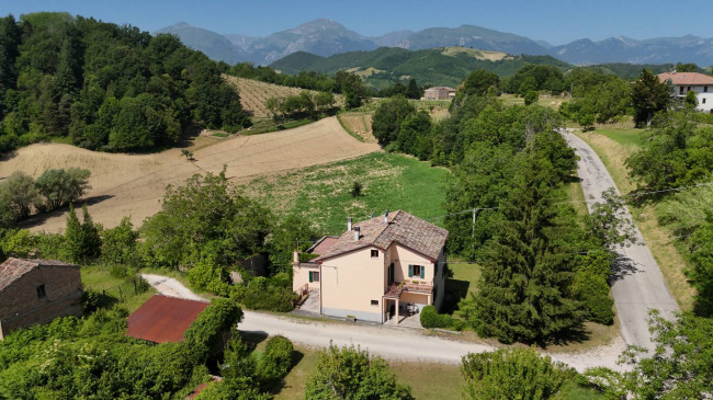  for sale in Montefalcone Appennino