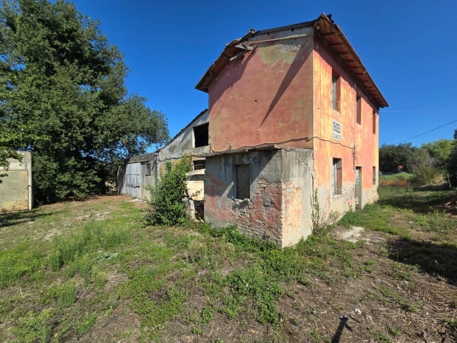 Rustico in vendita a Fermo