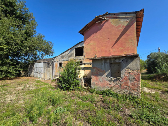 Rustico in vendita a Fermo