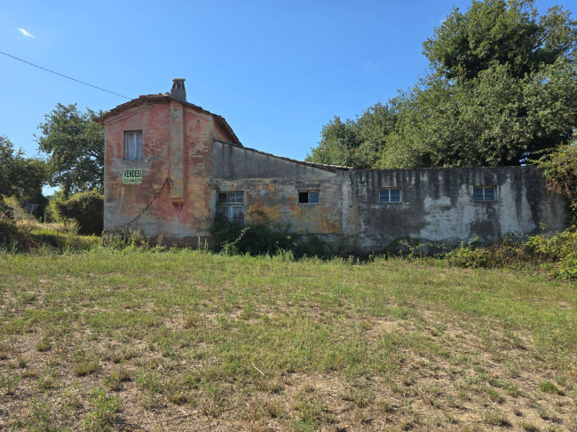 Rustico in vendita a Fermo