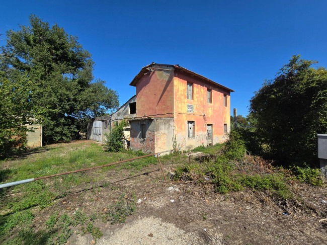 Rustico in vendita a Fermo