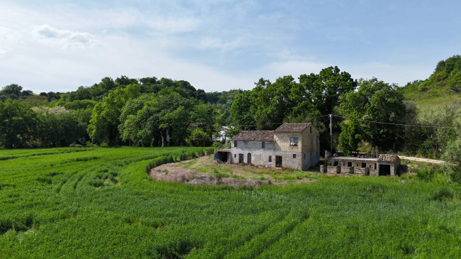 Casale in vendita a Montegiorgio