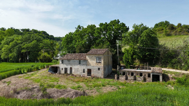 Casale in vendita a Montegiorgio