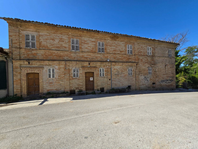 Casale in vendita a Montegiorgio