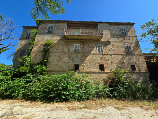 Casale in vendita a Montegiorgio