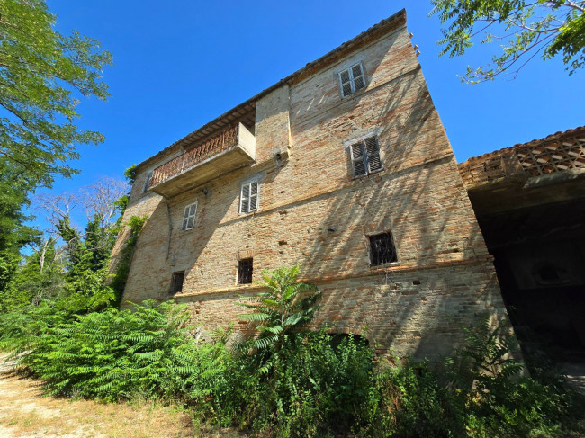 Casale in vendita a Montegiorgio