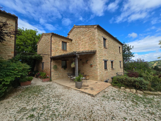 Casale in vendita a Sarnano
