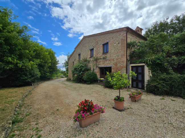 Casale in vendita a Sarnano