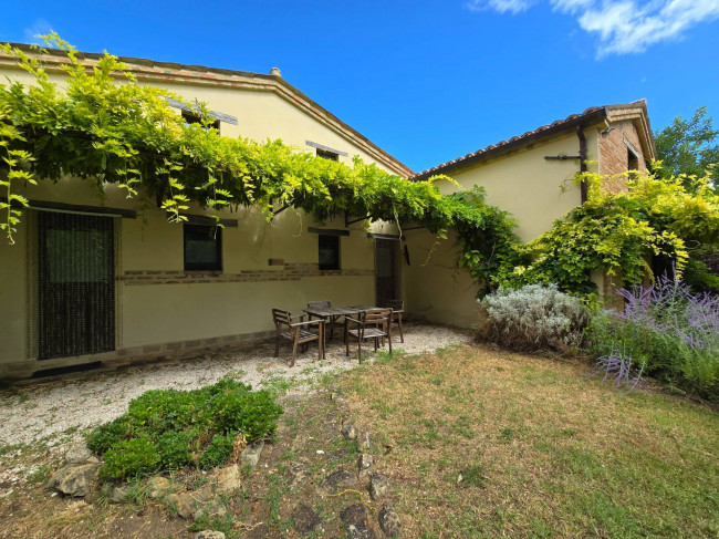Casale in vendita a Sarnano