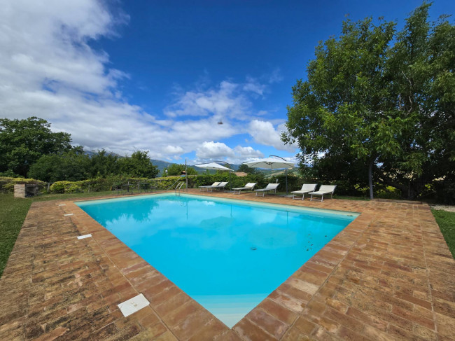 Casale in vendita a Sarnano