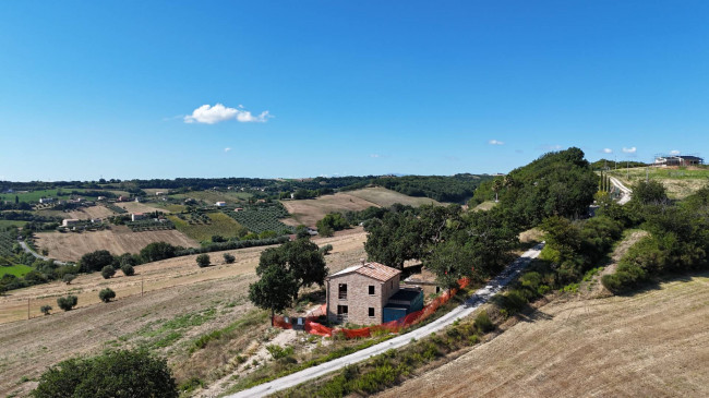 Casale in vendita a Lapedona