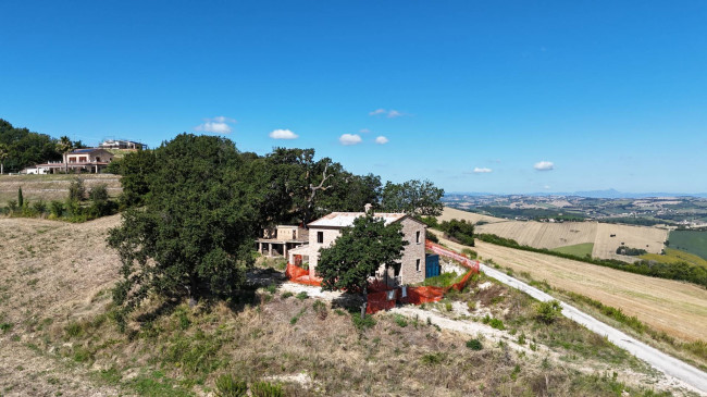 Casale in vendita a Lapedona