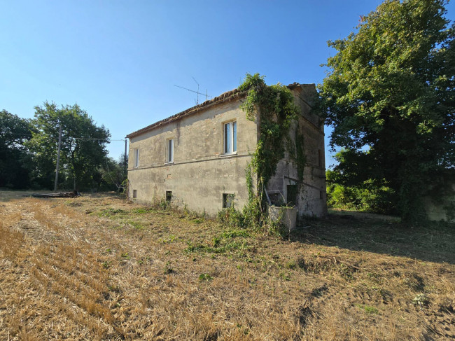 Casale in vendita a Belmonte Piceno