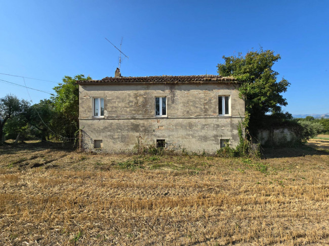 Casale in vendita a Belmonte Piceno