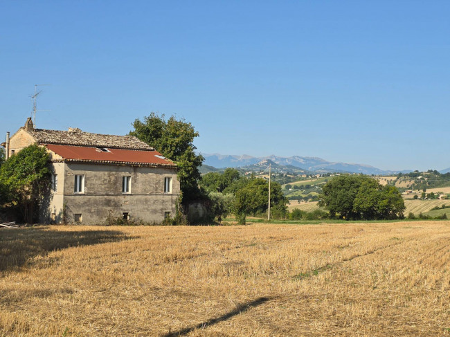Casale in vendita a Belmonte Piceno
