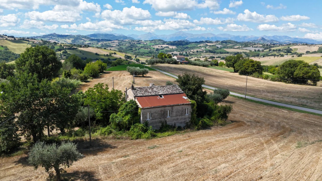 Casale in vendita a Belmonte Piceno