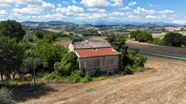 Casale in vendita a Belmonte Piceno