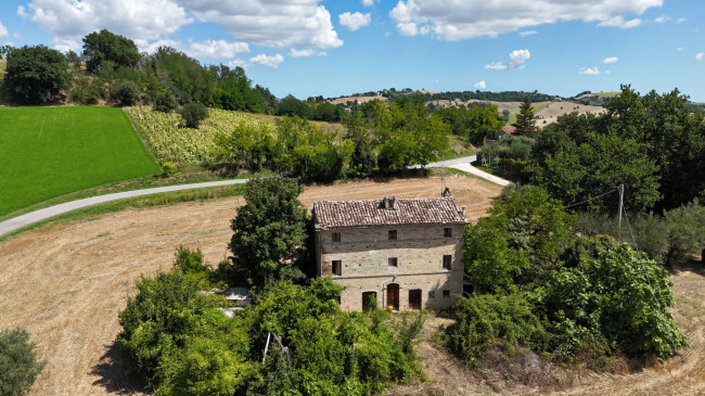 Casale in vendita a Belmonte Piceno
