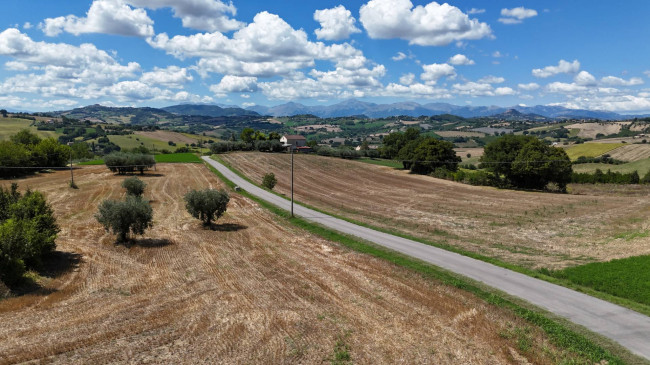 Casale in vendita a Belmonte Piceno