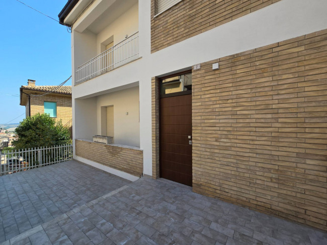  for rent in Fermo