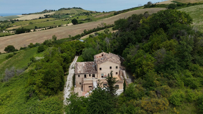 Casale in vendita a Fermo