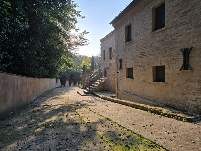Casale in vendita a Fermo