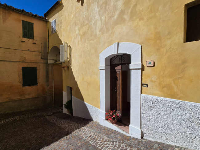Casa indipendente in vendita a Monte San Martino