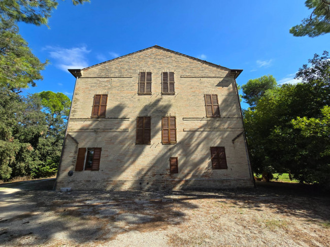 Casale in vendita a Fermo