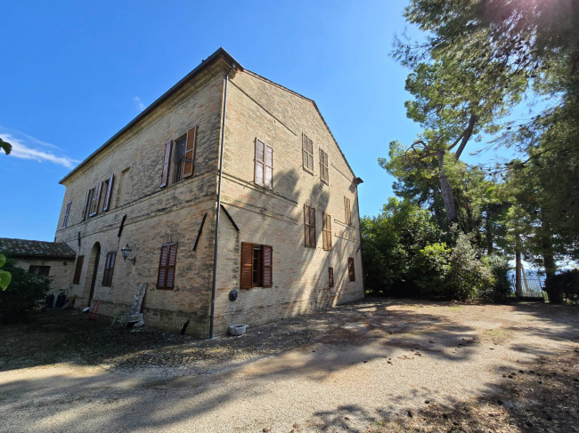 Casale in vendita a Fermo