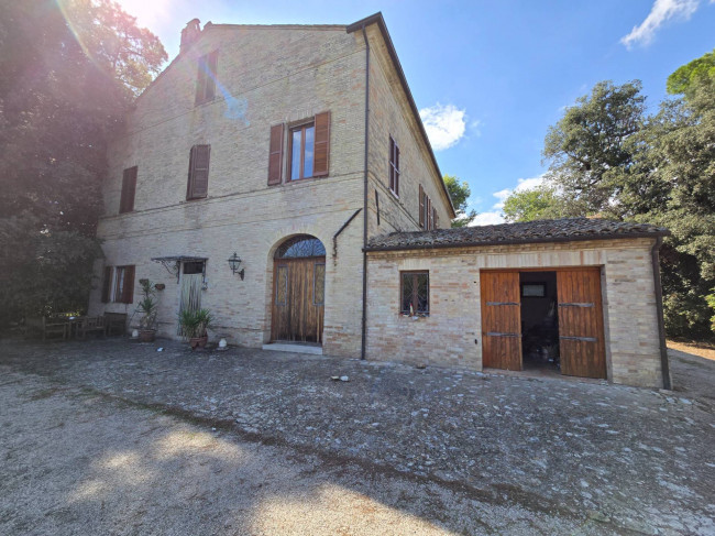 Casale in vendita a Fermo