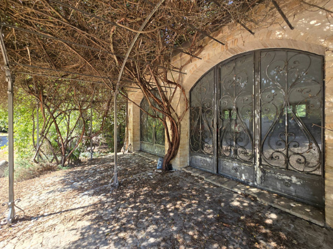 Casale in vendita a Fermo