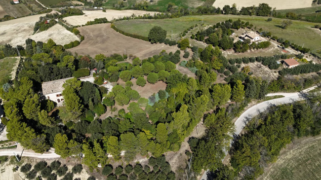 Casale in vendita a Fermo