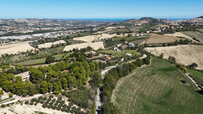 Casale in vendita a Fermo