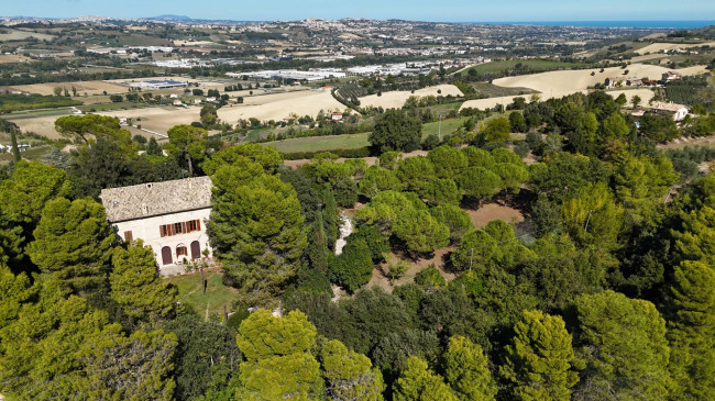 Casale in vendita a Fermo