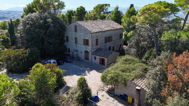 Casale in vendita a Fermo