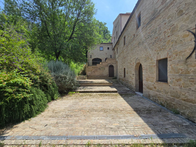 Casale in vendita a Fermo