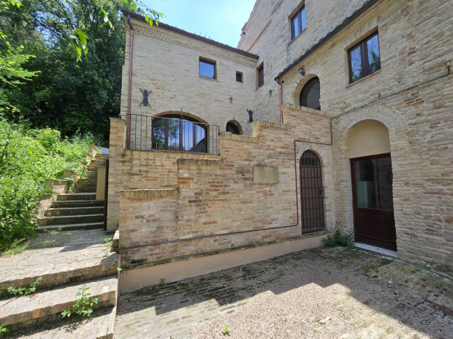 Casale in vendita a Fermo