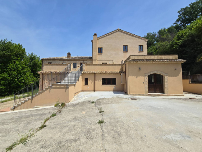 Casale in vendita a Fermo